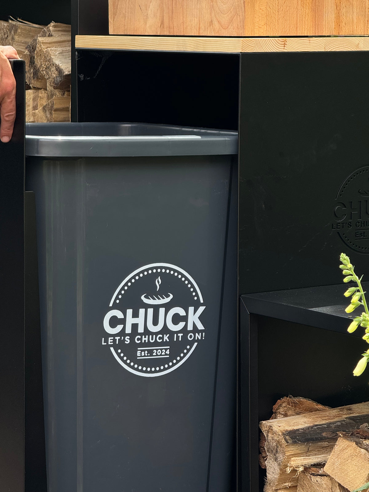 Chuck Waste Cabinet - Let's chuck it in the bin!
